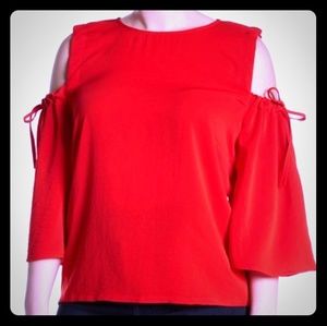 MOVING📢🆕💟NWT Red Cold-Shoulder 3/4 Length Top